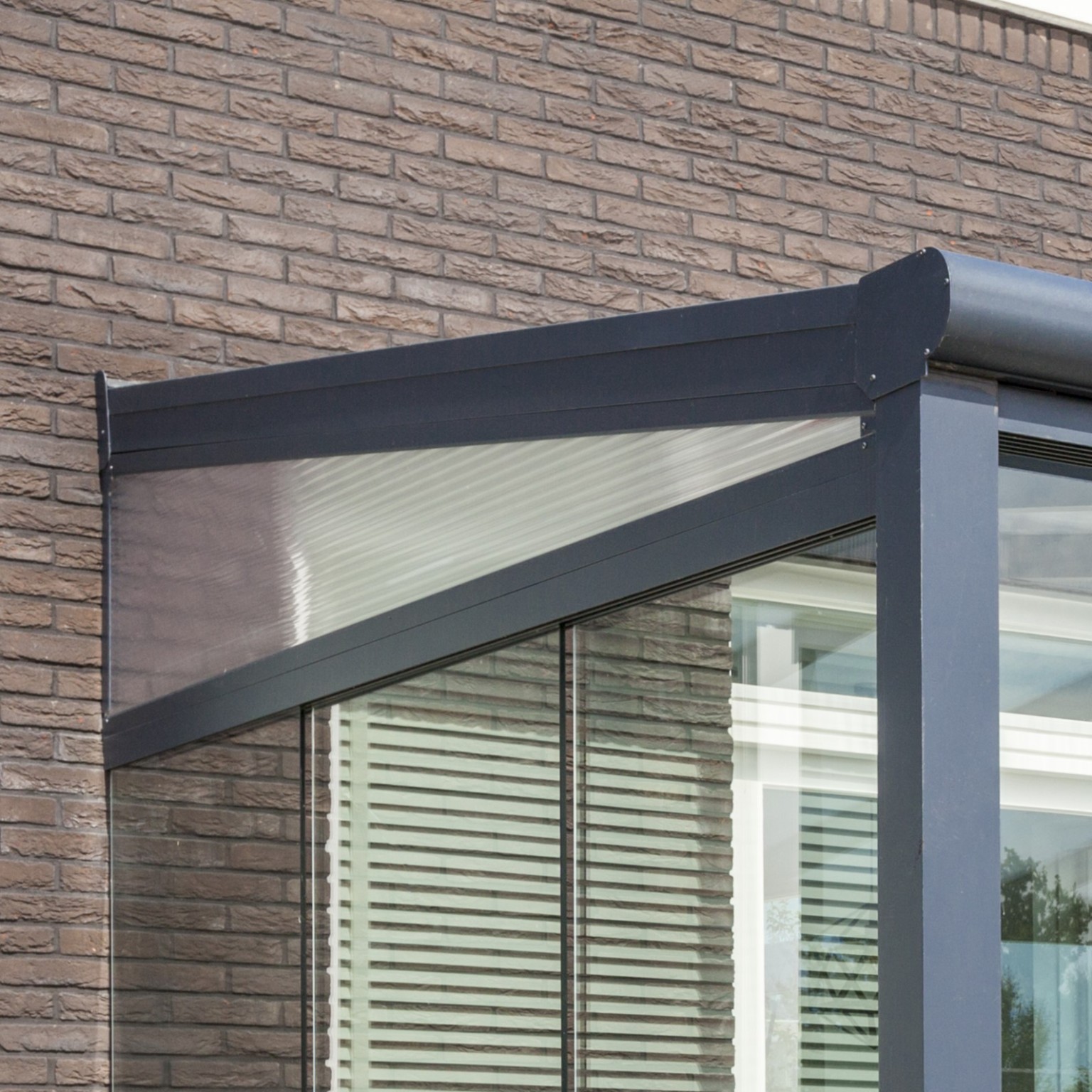 67e3e15be19f2-3559721b7c6063f6c640ea895db2dbd260c7a863-p171414-c-v01-0-202503jpg