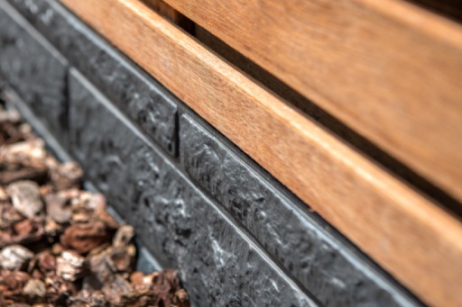 66984fb30e735-0519412093d252729b35886c6fb468a385a48a89-p057073-f-v01-0-2407jpg