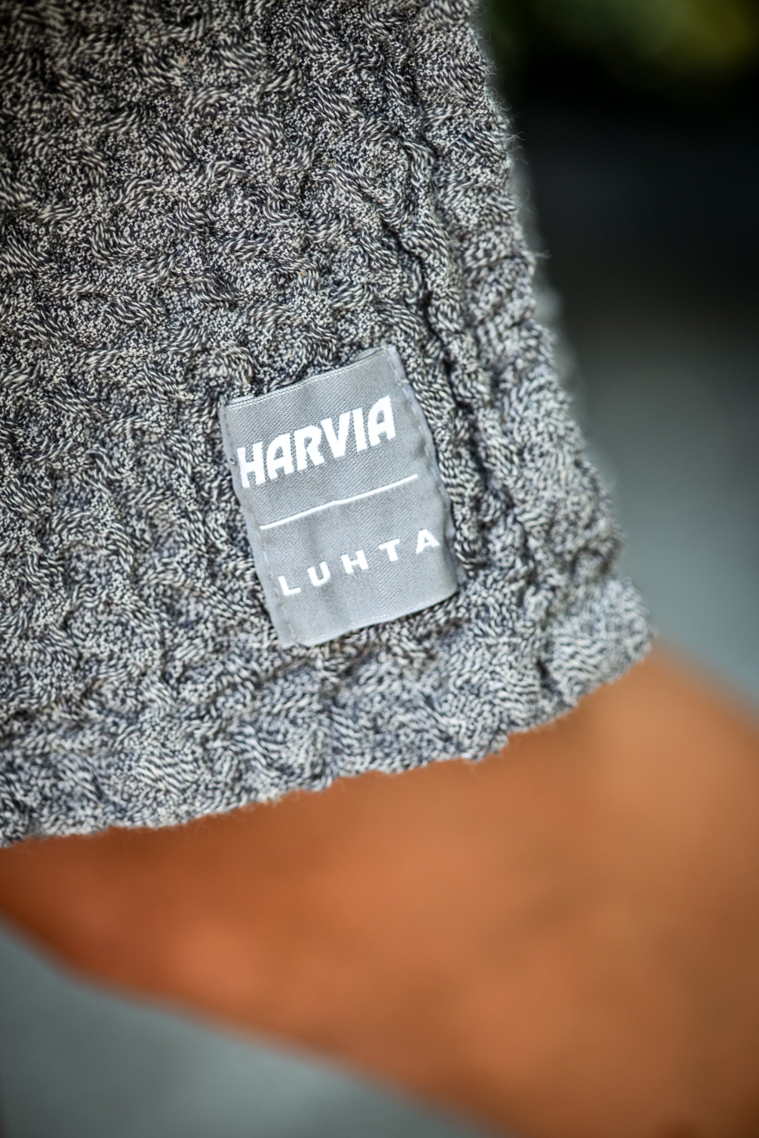 671a20d0b7d4c-9feb7a20d0986f1e56565f18d65d6d1b1281e4fe-p058916-d-v01-0-2410jpg